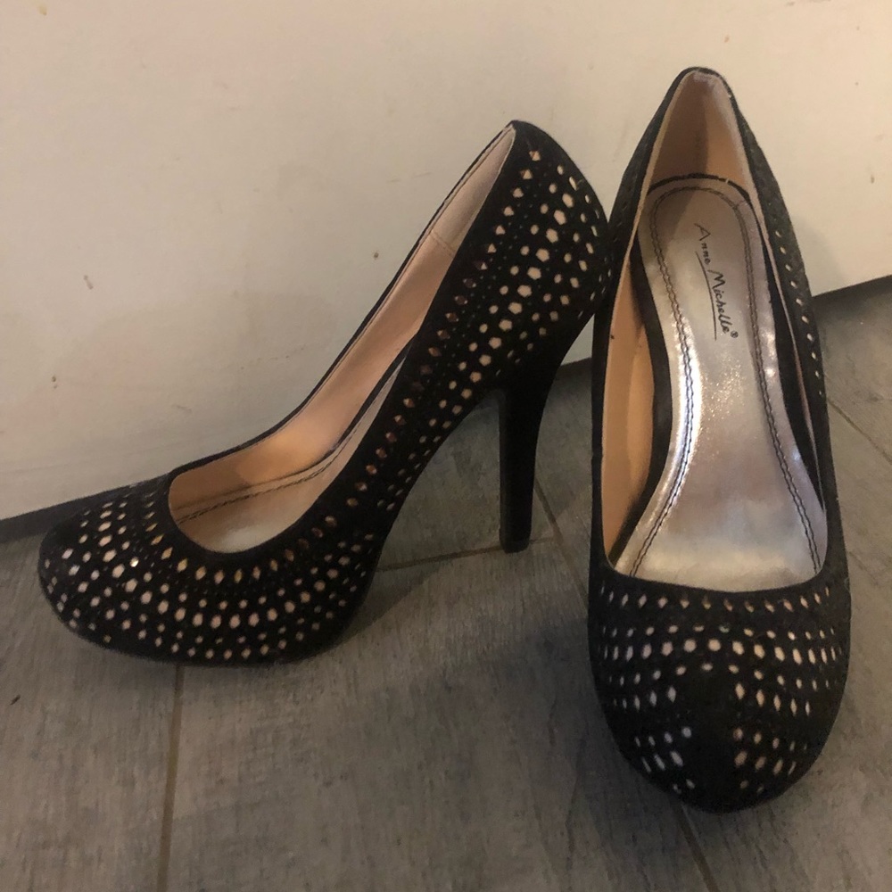 Anne Michelle Black Suede Pumps